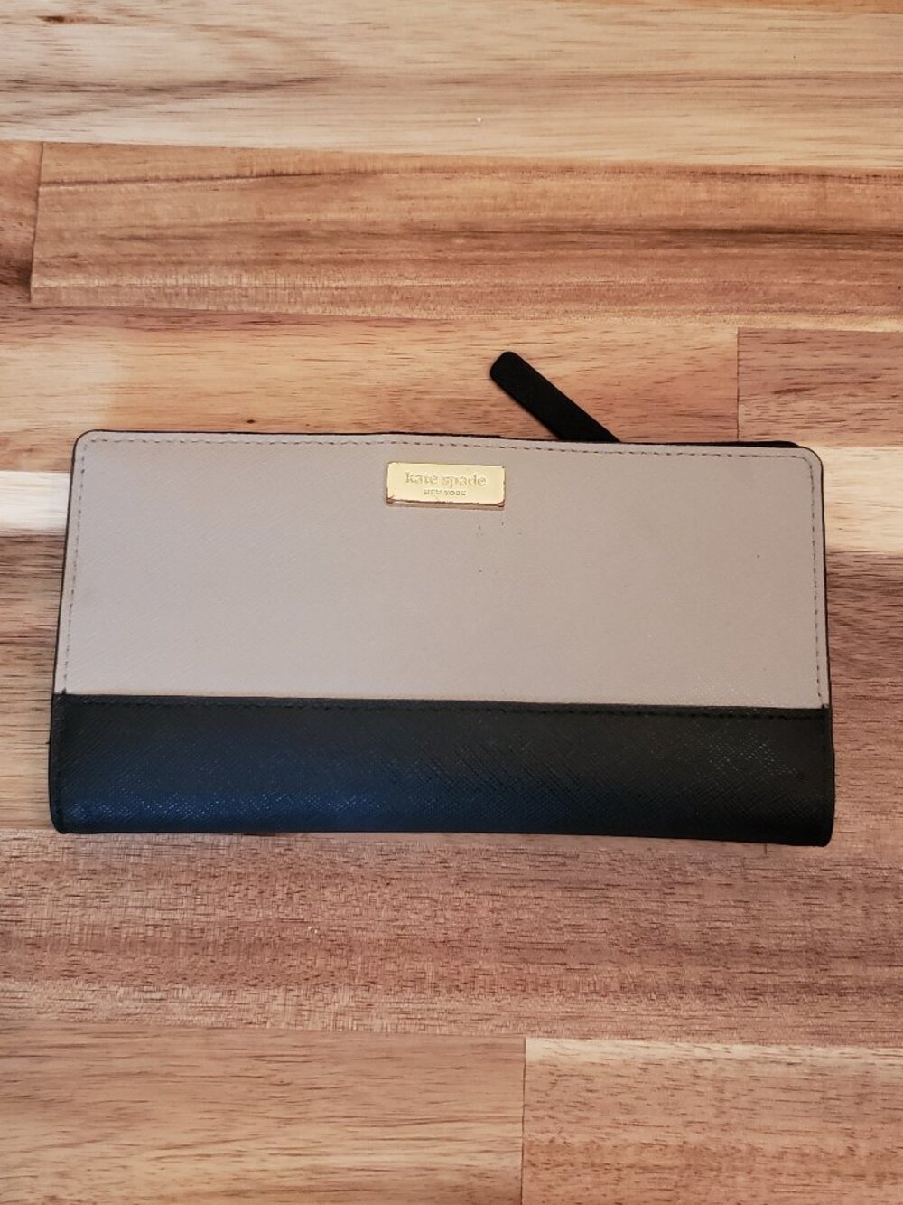 Kate Spade black & tan fold out wallet